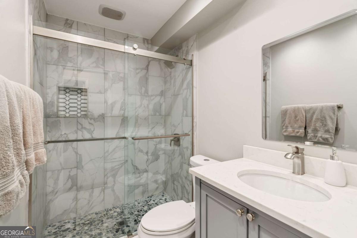 2492 Sherbrooke Drive NE