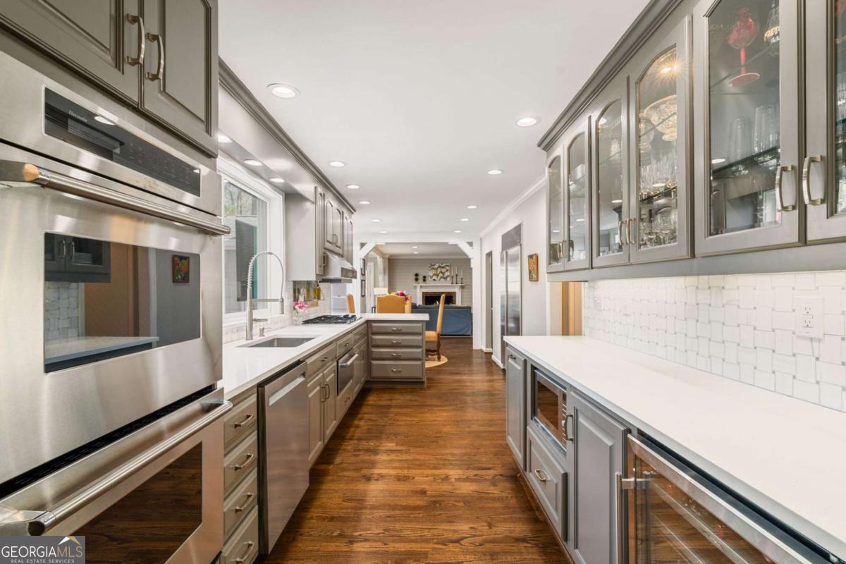 2492 Sherbrooke Drive NE