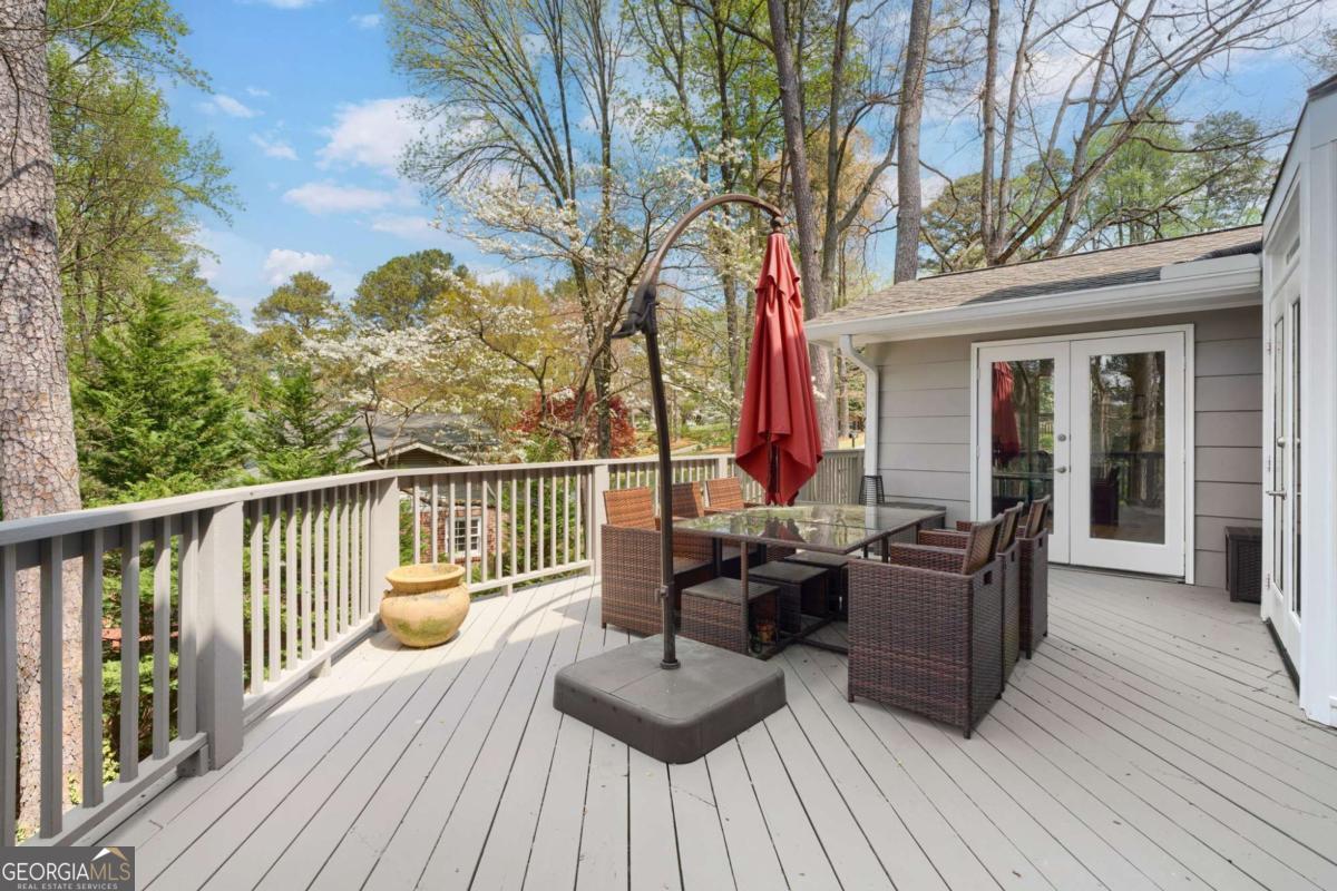 2492 Sherbrooke Drive NE