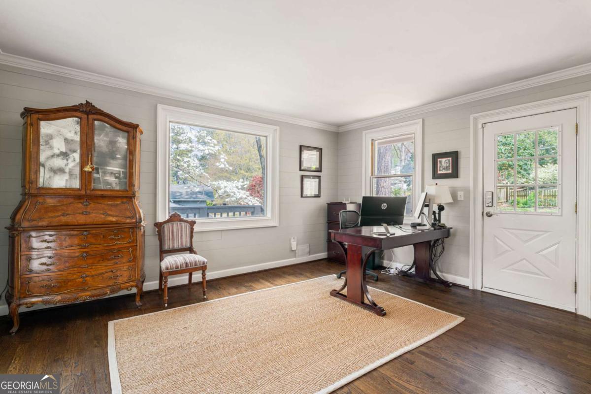 2492 Sherbrooke Drive NE