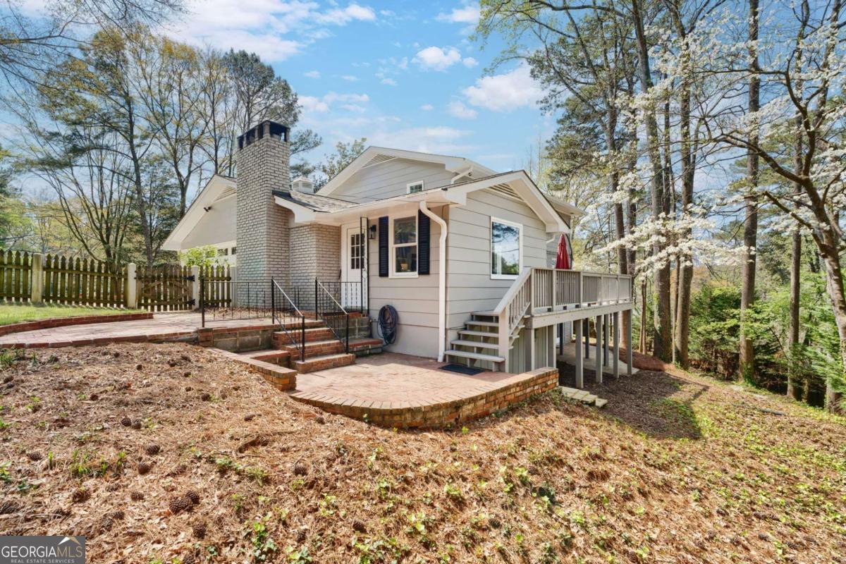 2492 Sherbrooke Drive NE