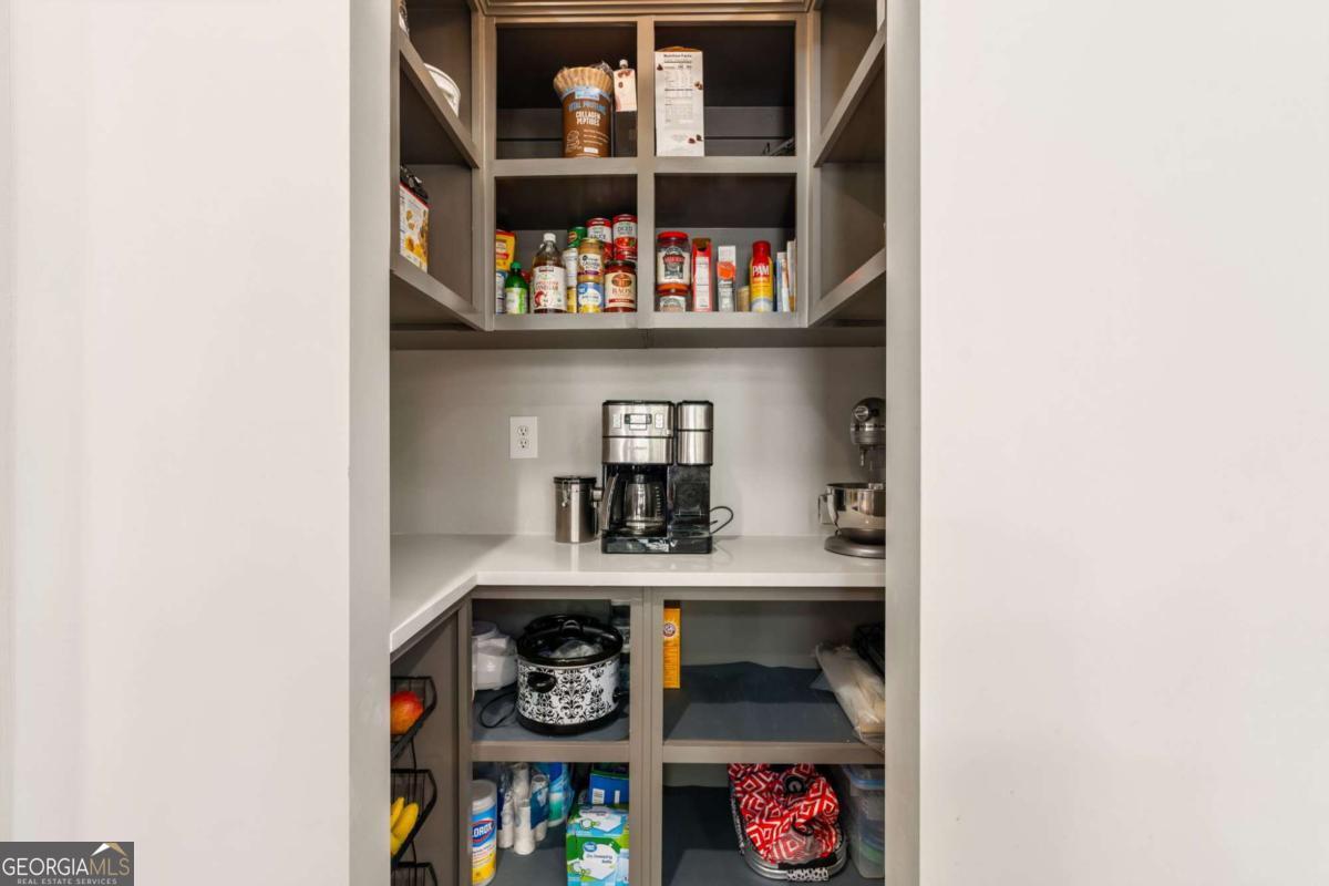 2492 Sherbrooke Drive NE