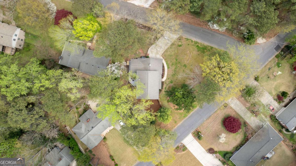 2492 Sherbrooke Drive NE