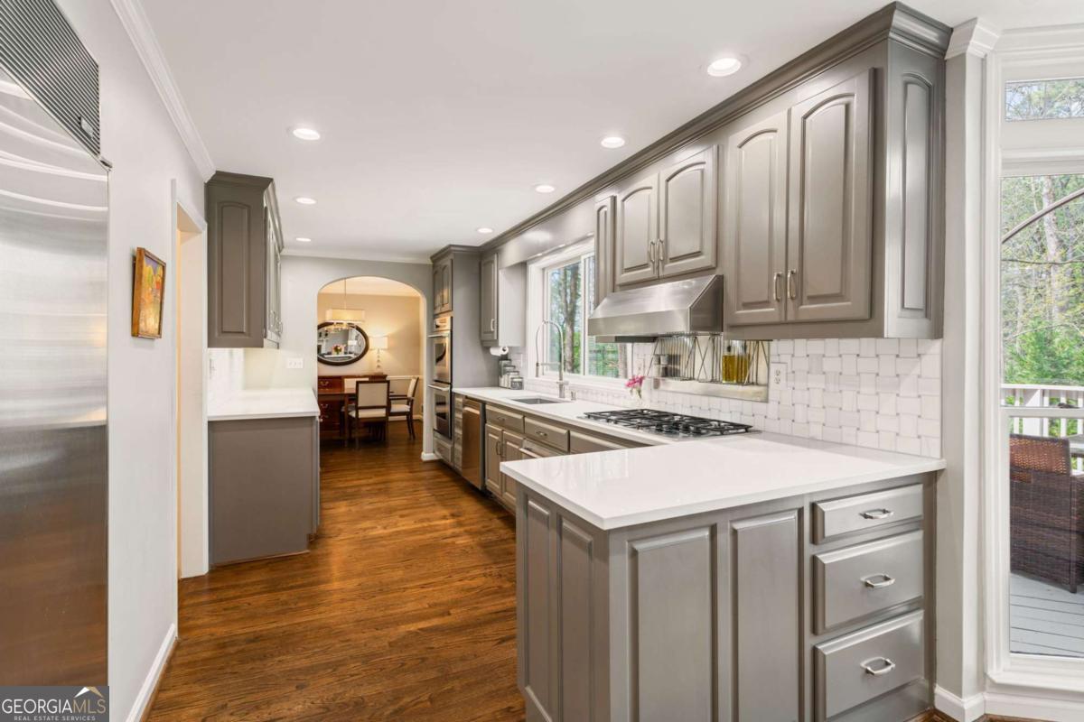 2492 Sherbrooke Drive NE