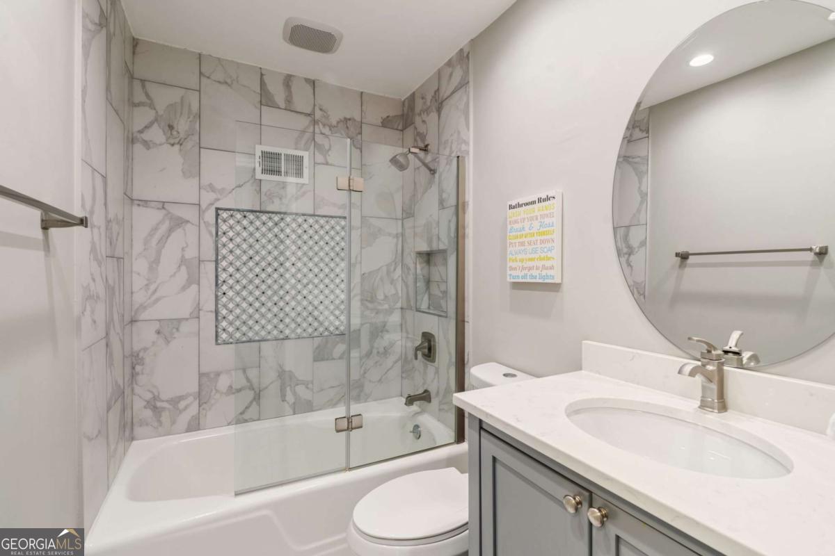 2492 Sherbrooke Drive NE