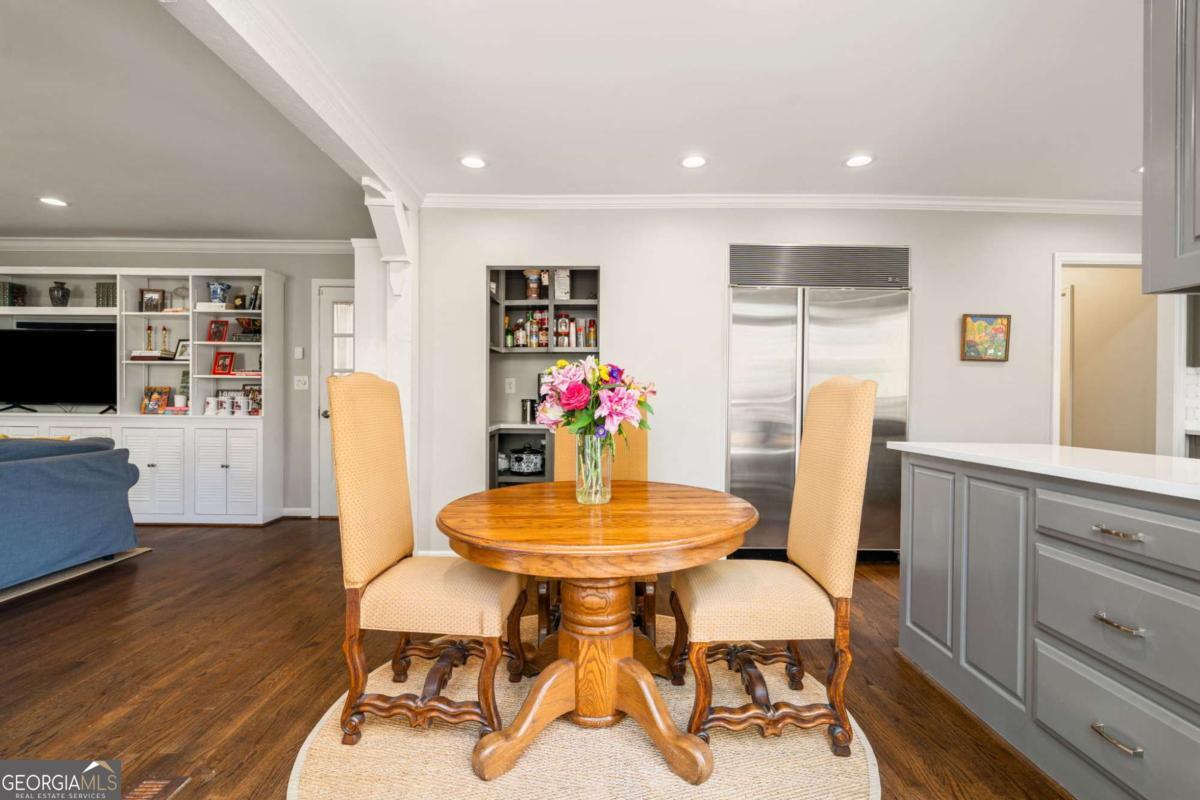 2492 Sherbrooke Drive NE