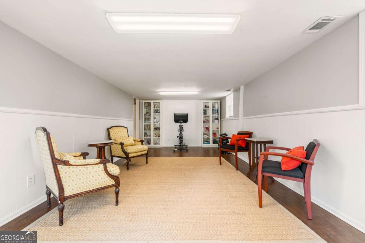 2492 Sherbrooke Drive NE