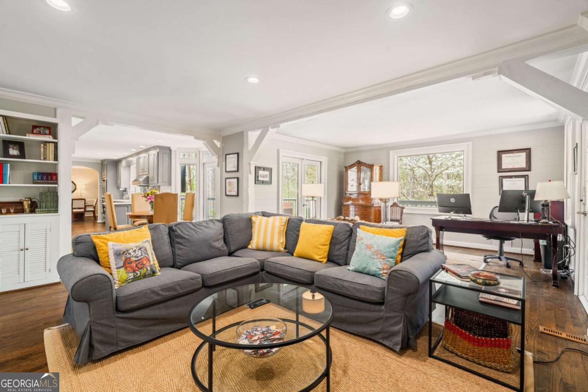 2492 Sherbrooke Drive NE