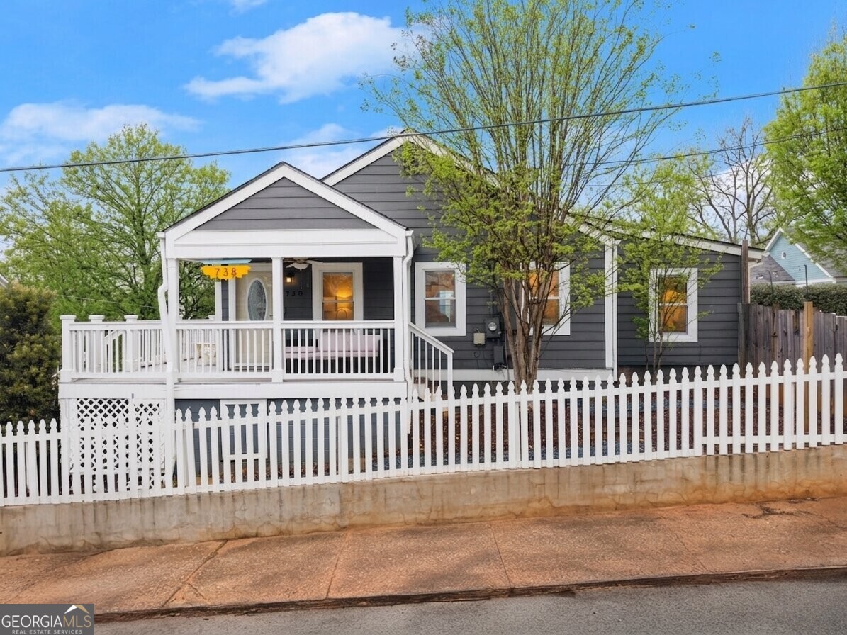 738 Woodson Street SE