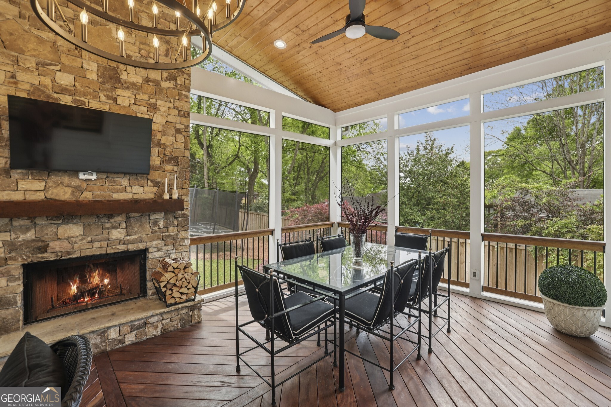 309 Pavillion Street SE