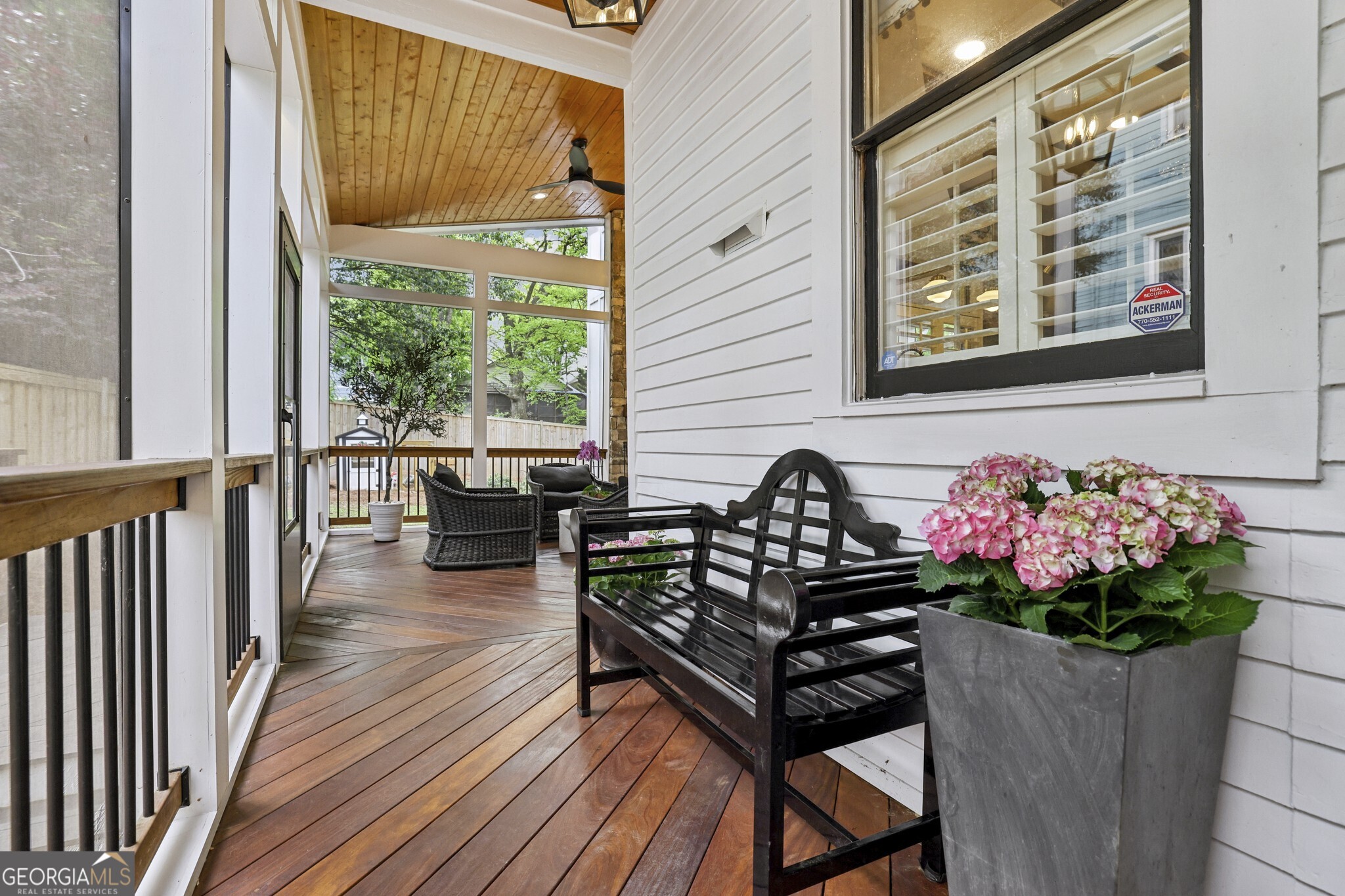 309 Pavillion Street SE