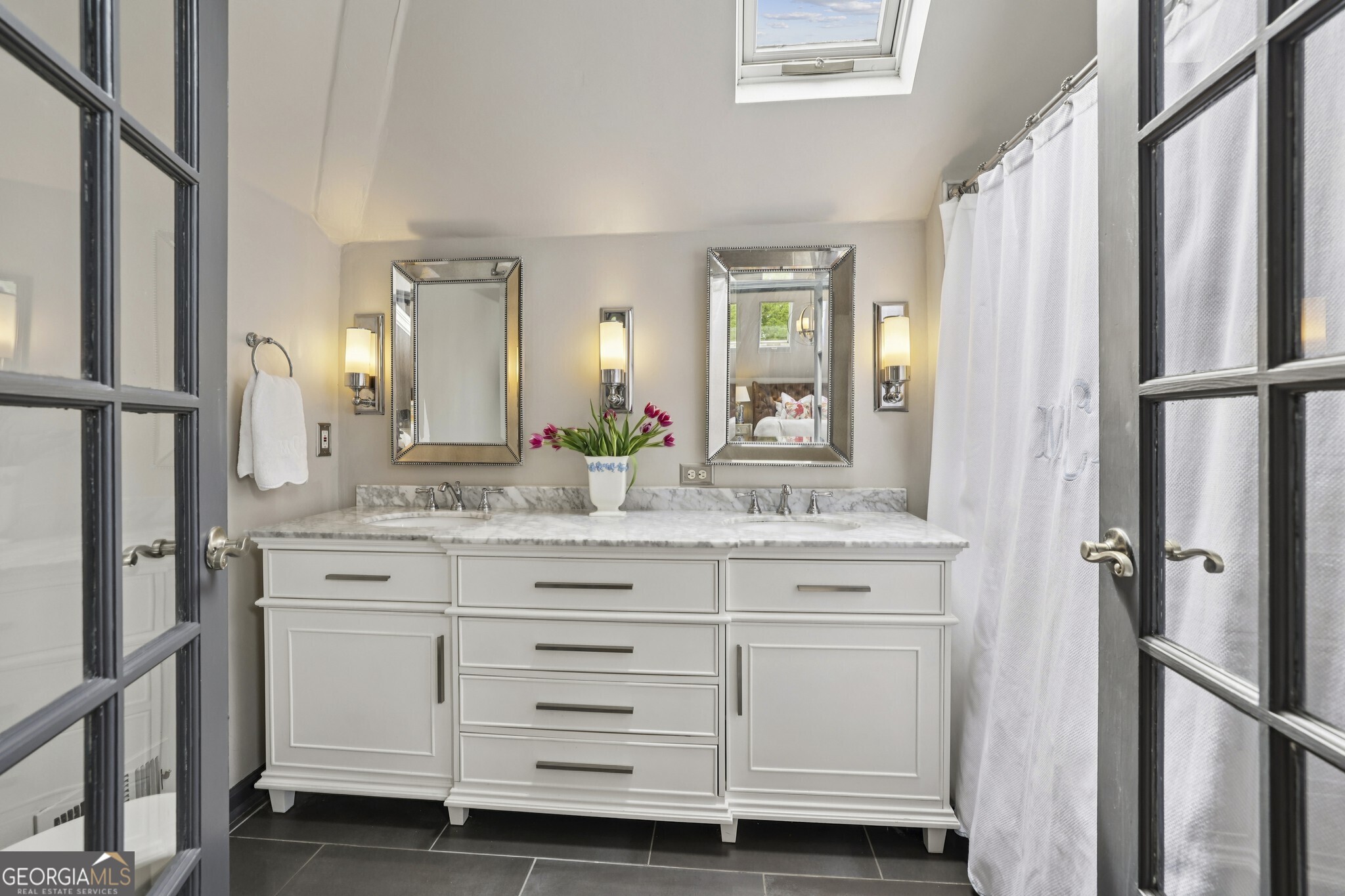 309 Pavillion Street SE