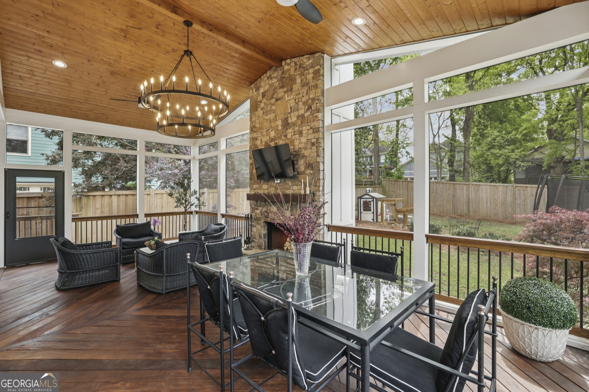 309 Pavillion Street SE