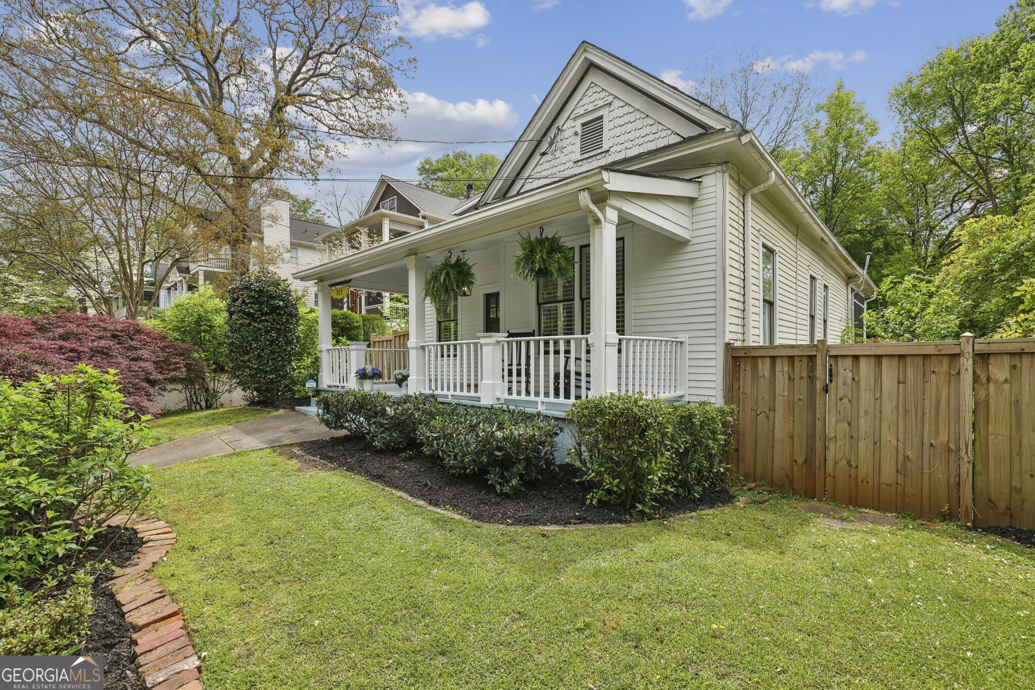 309 Pavillion Street SE