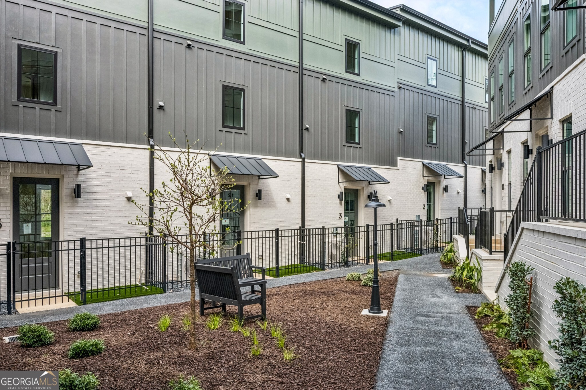 1160 Boulevard SE # 14