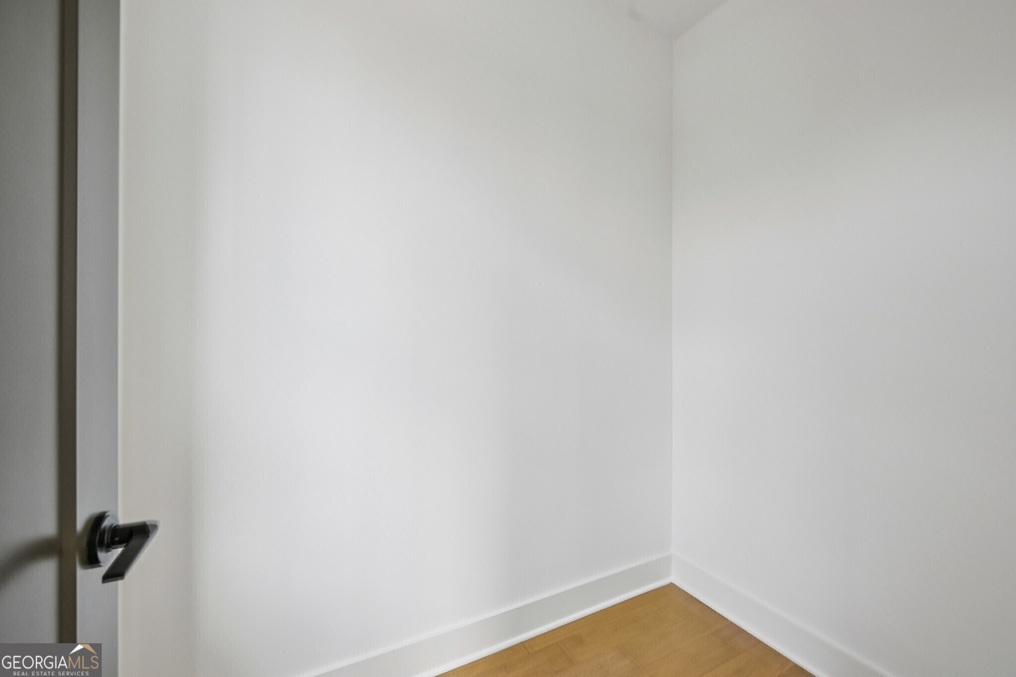 1160 Boulevard SE # 14