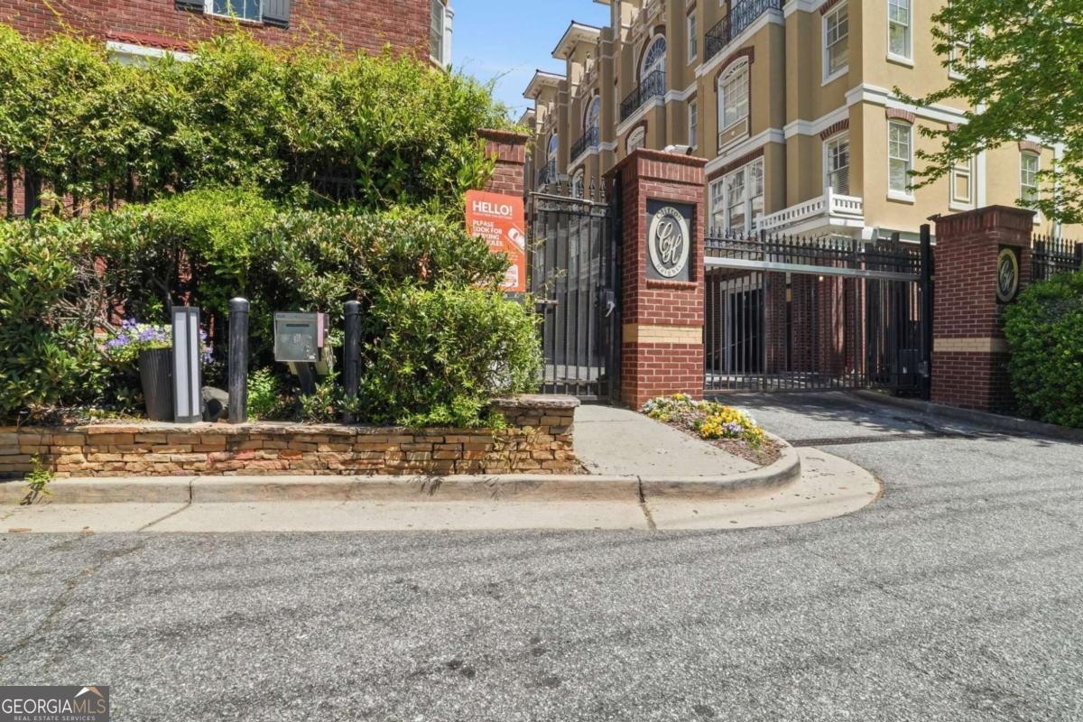 782 Clifton Heights Lane NE