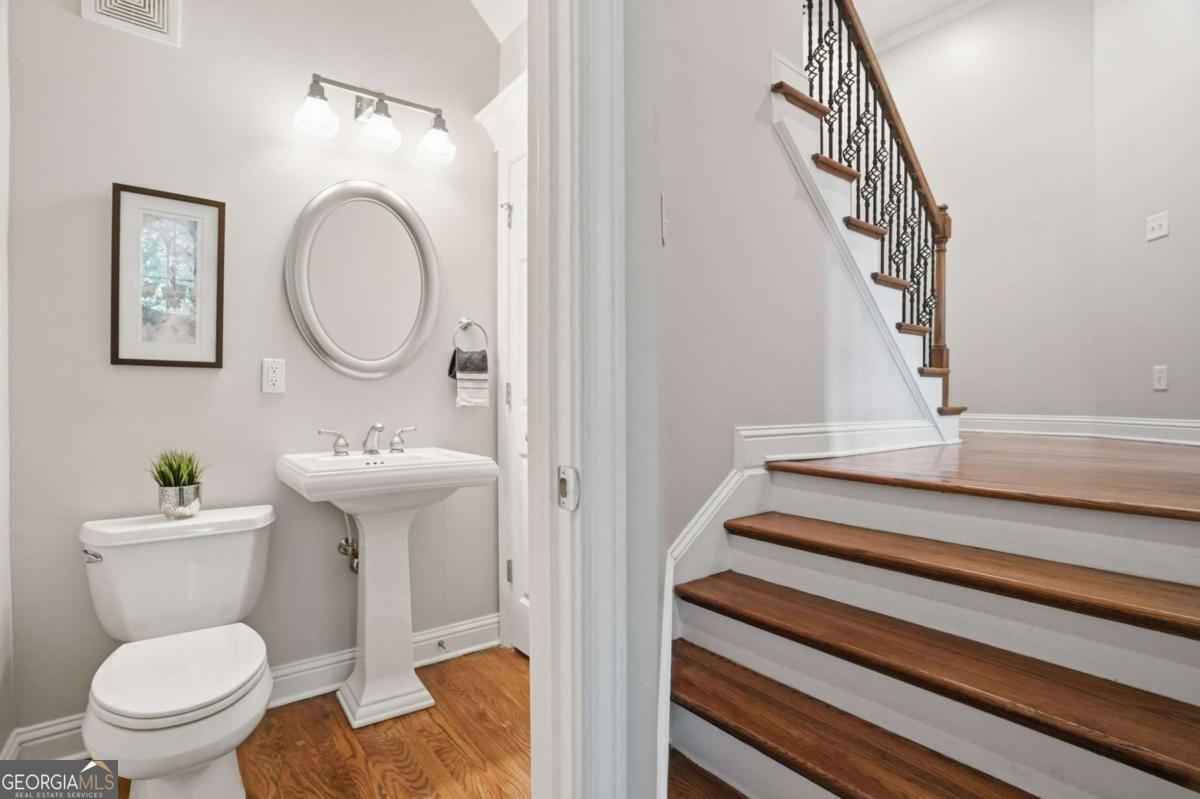 782 Clifton Heights Lane NE