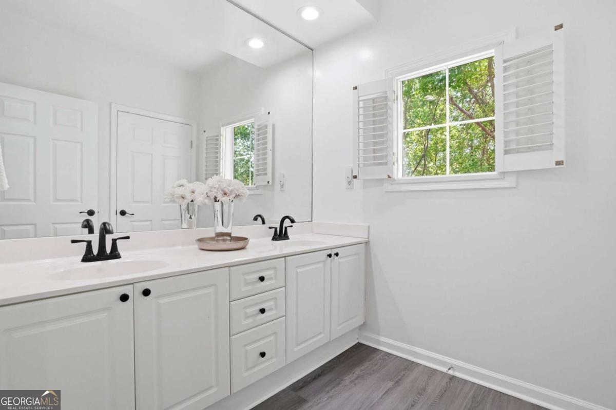 3047 Lenox Road # 2203