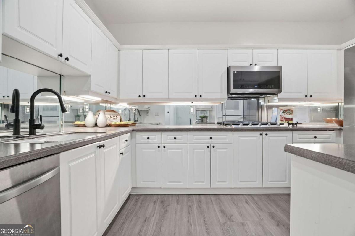 3047 Lenox Road # 2203