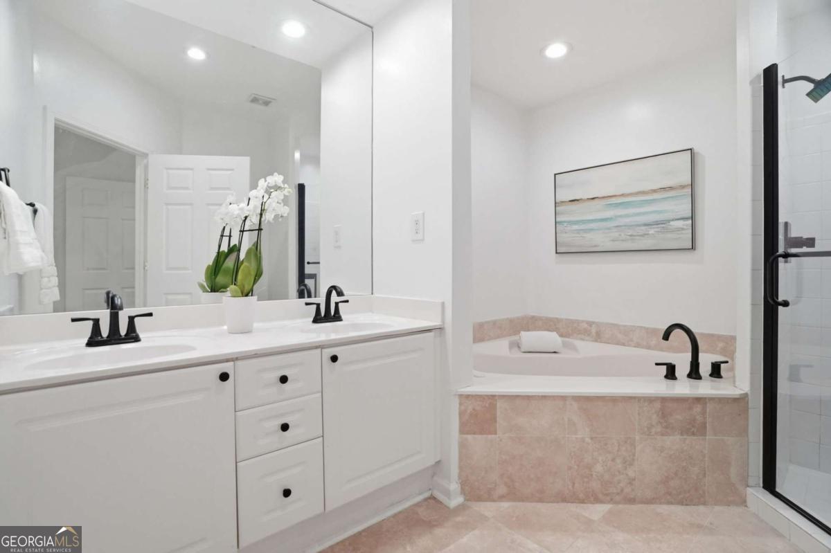 3047 Lenox Road # 2203