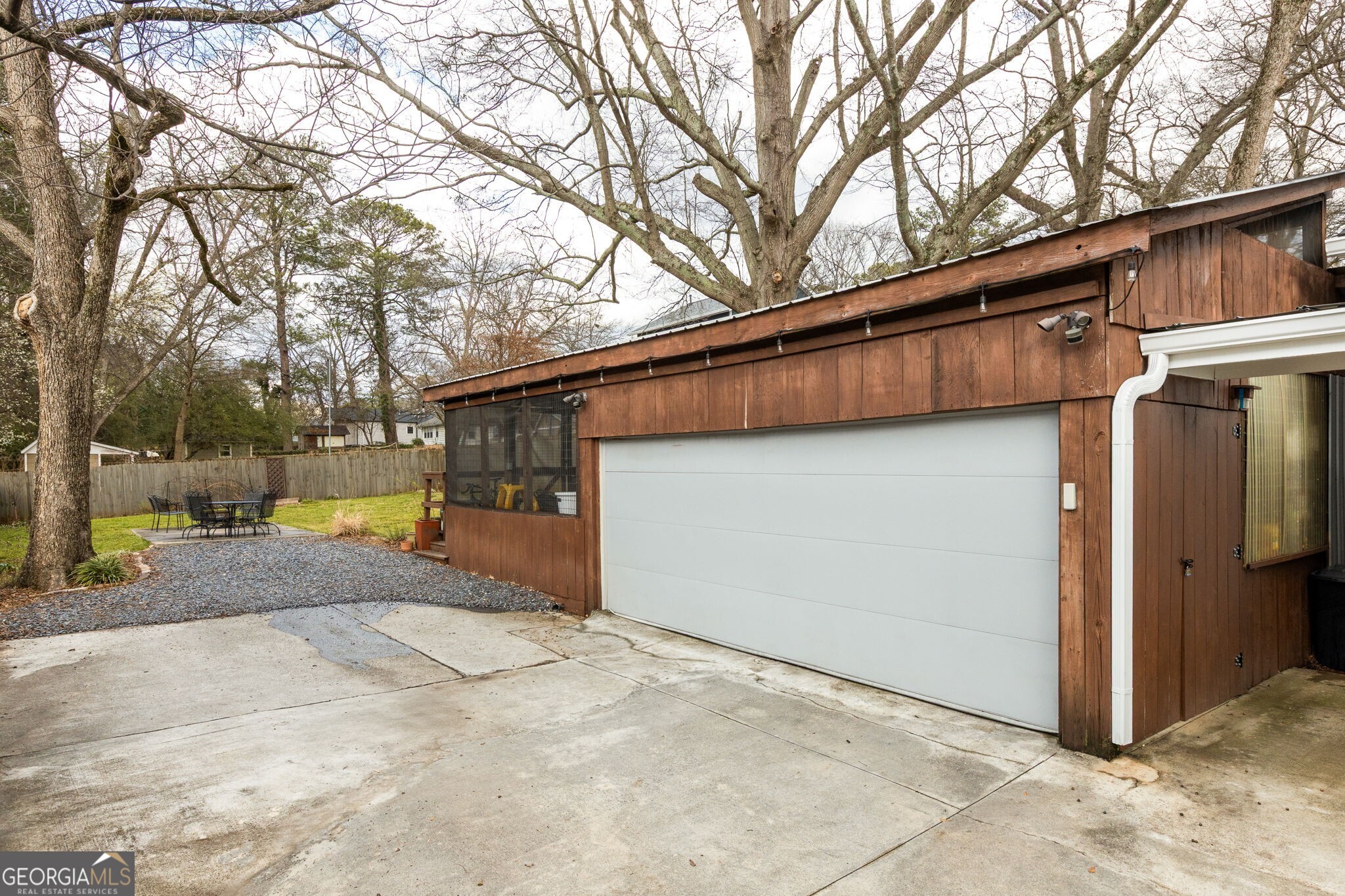 2480 Memorial Drive