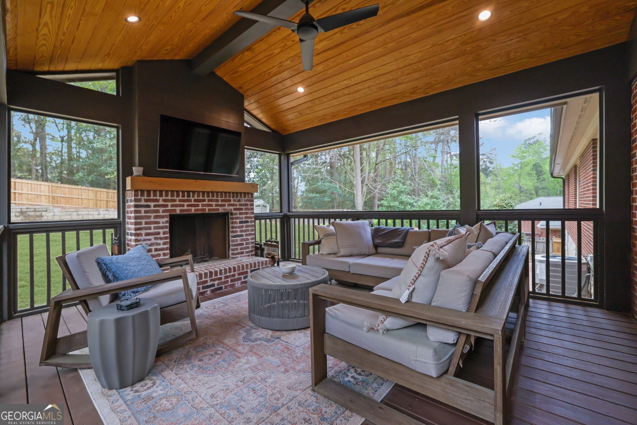 2602 Tanglewood Road