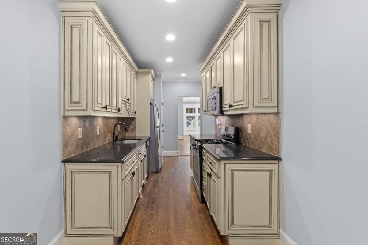 653 N Highland Avenue NE # 2