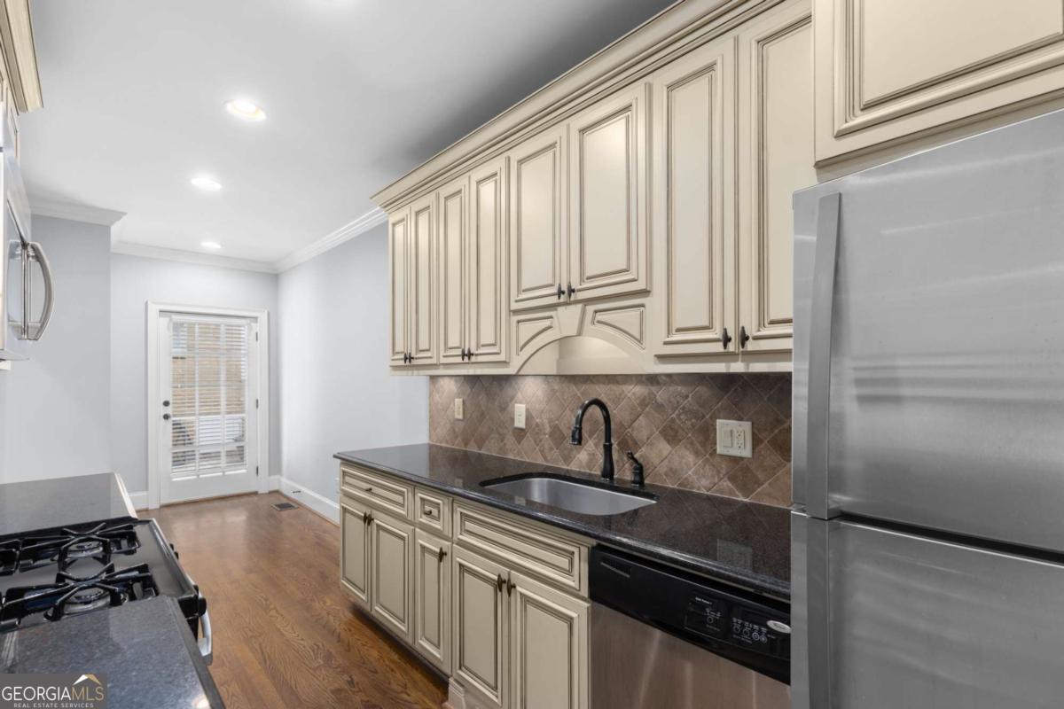 653 N Highland Avenue NE # 2