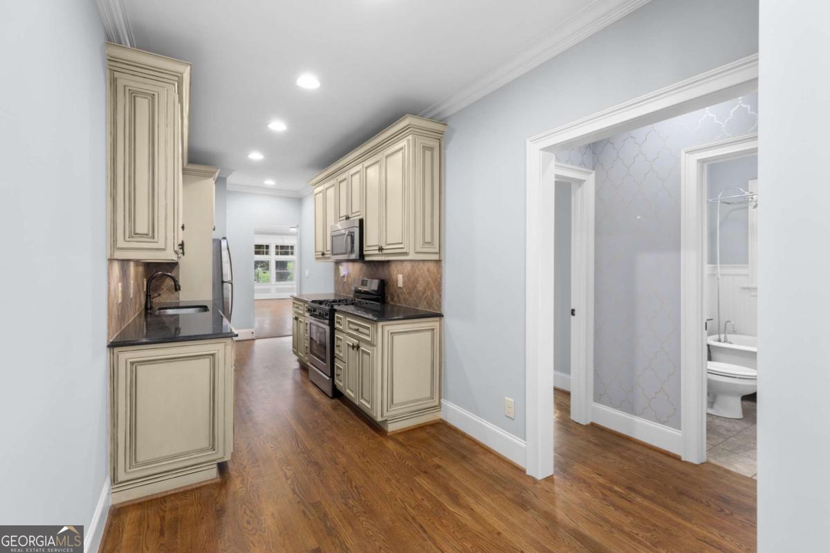 653 N Highland Avenue NE # 2