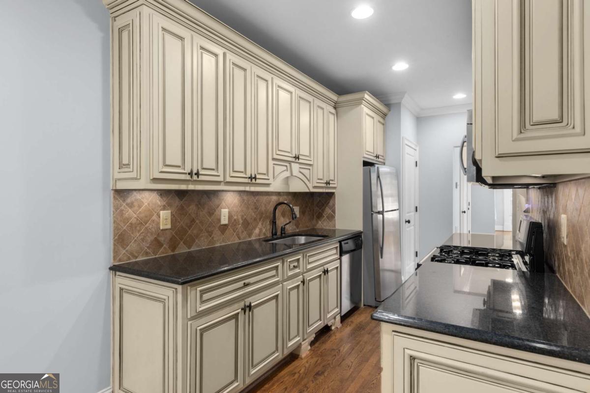 653 N Highland Avenue NE # 2