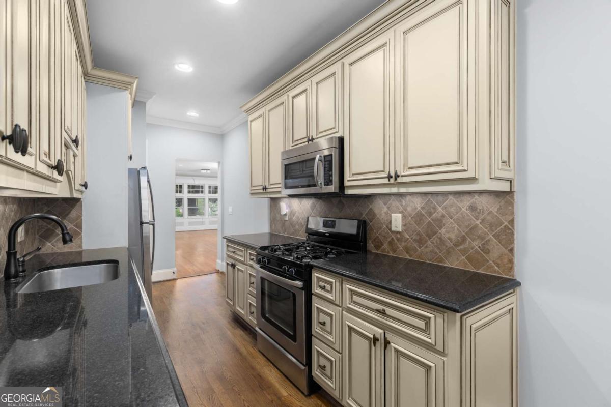 653 N Highland Avenue NE # 2