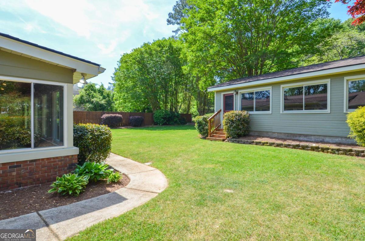 5586 Crestwood Drive