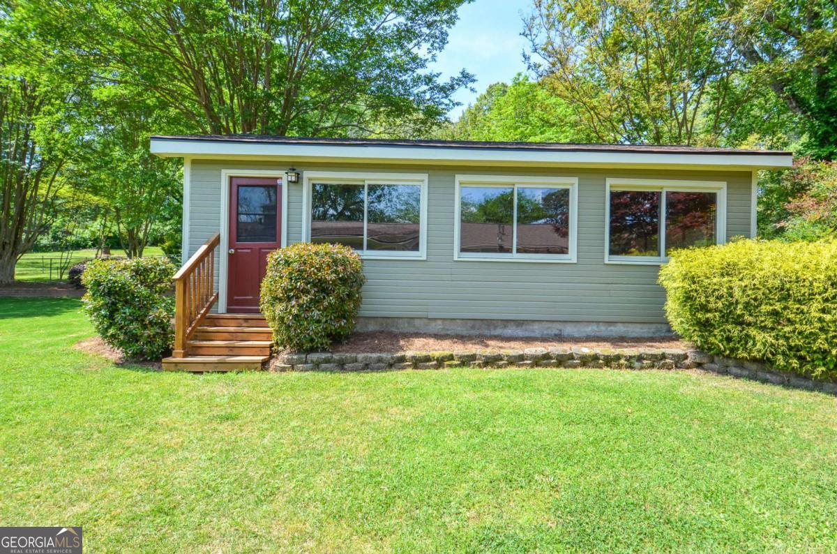 5586 Crestwood Drive