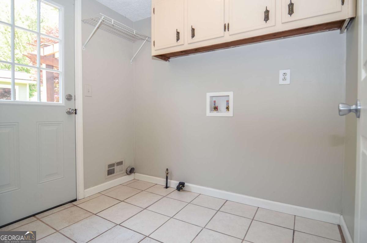 5586 Crestwood Drive