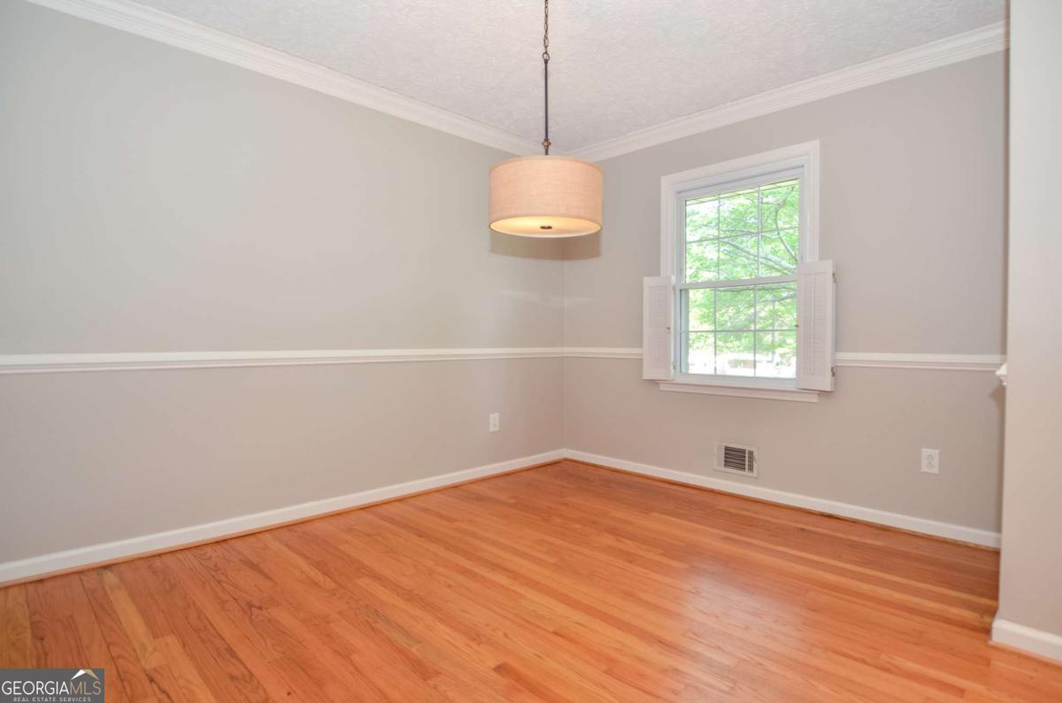 5586 Crestwood Drive