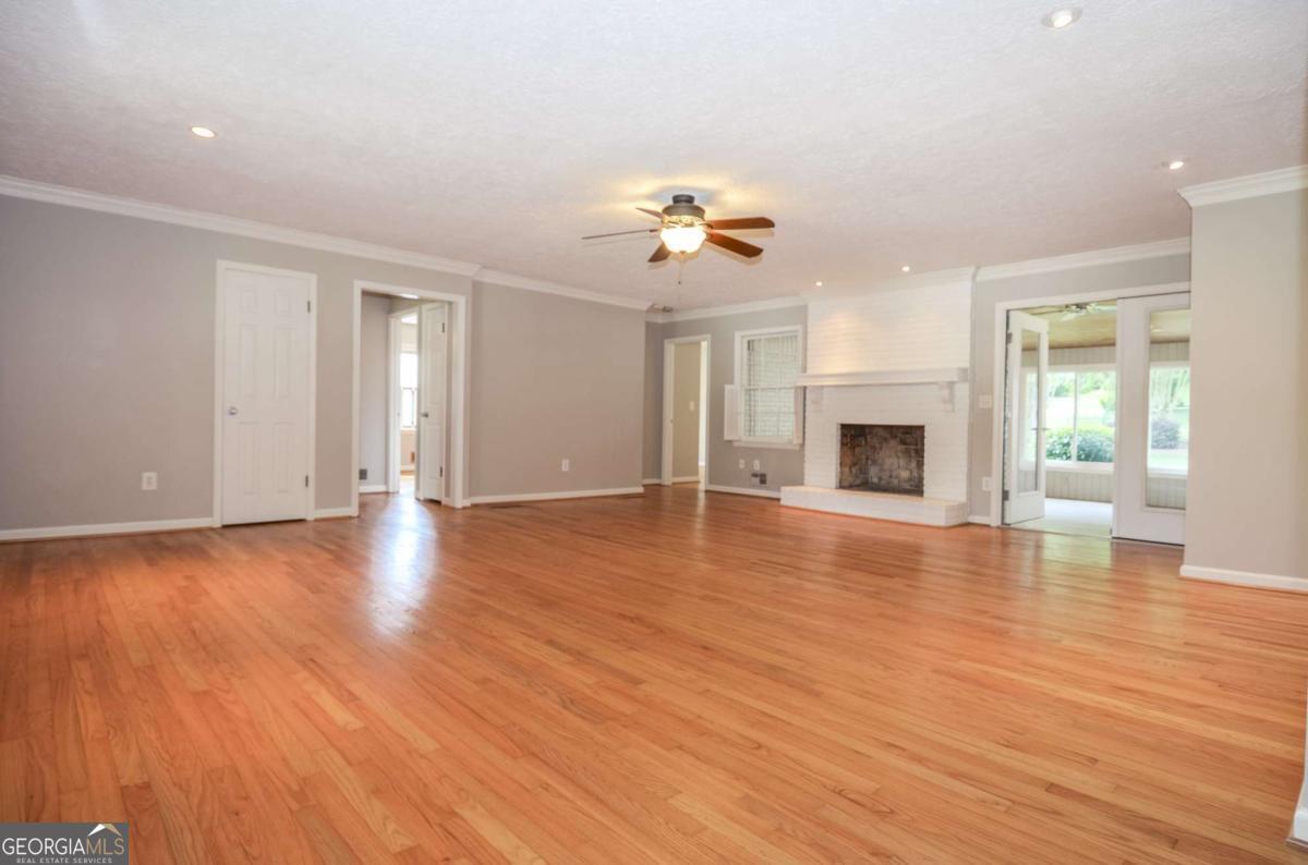 5586 Crestwood Drive