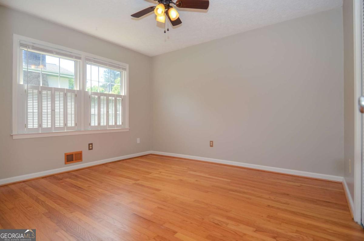 5586 Crestwood Drive