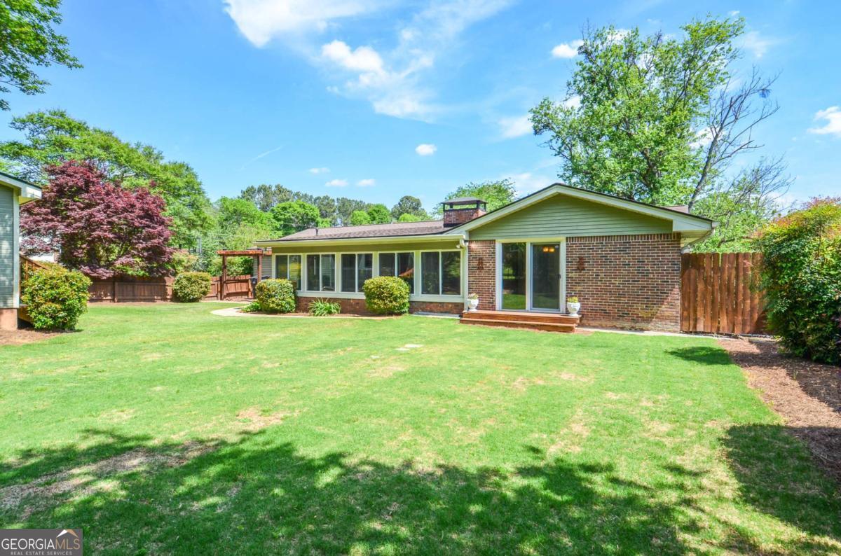 5586 Crestwood Drive