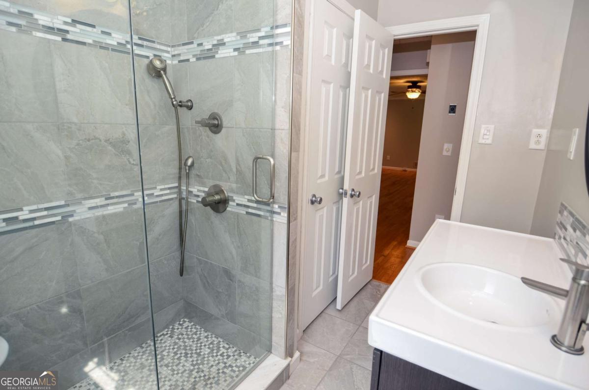 5586 Crestwood Drive