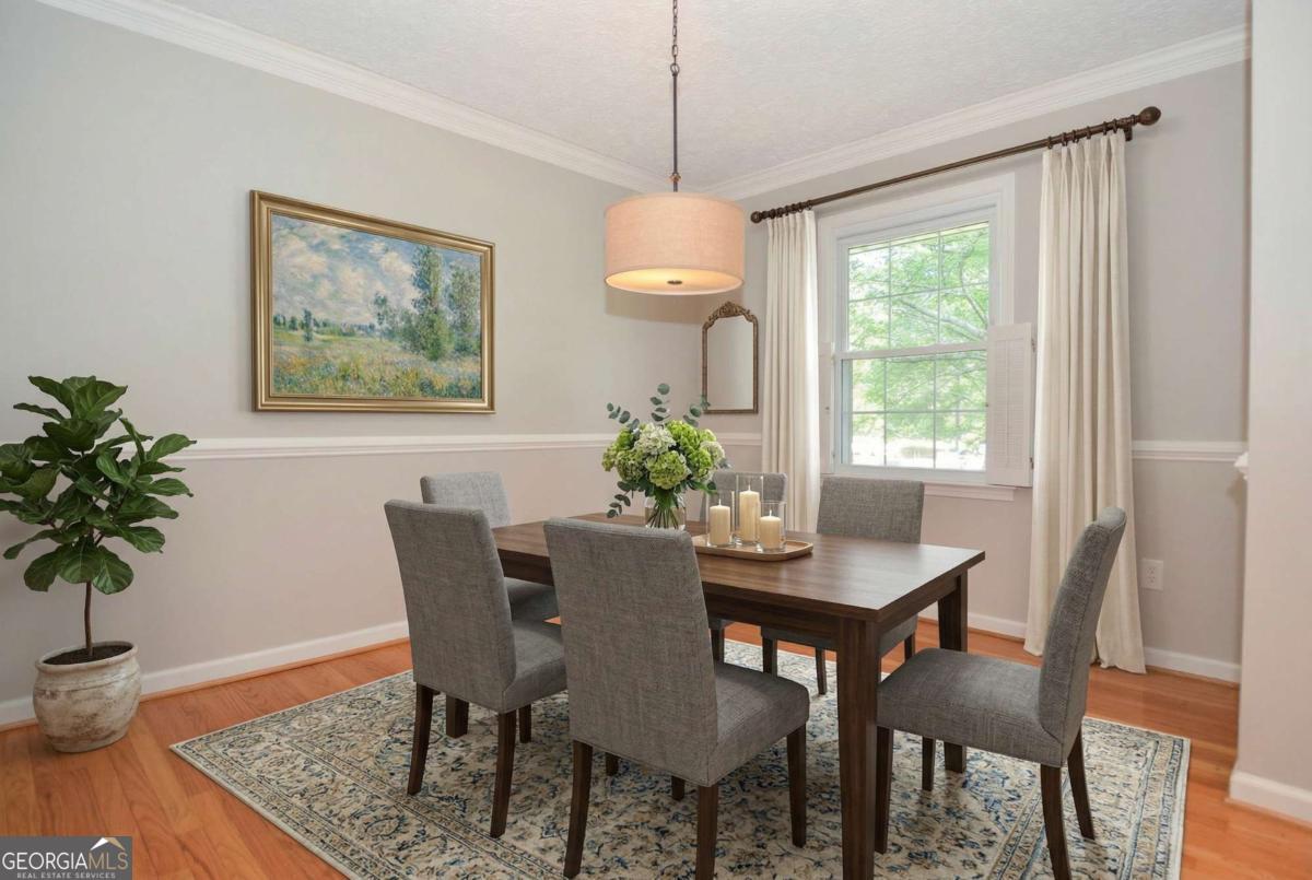 5586 Crestwood Drive