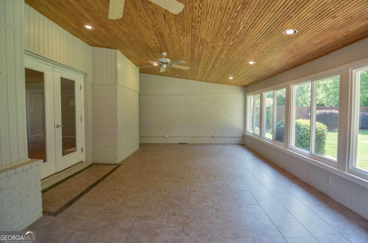 5586 Crestwood Drive