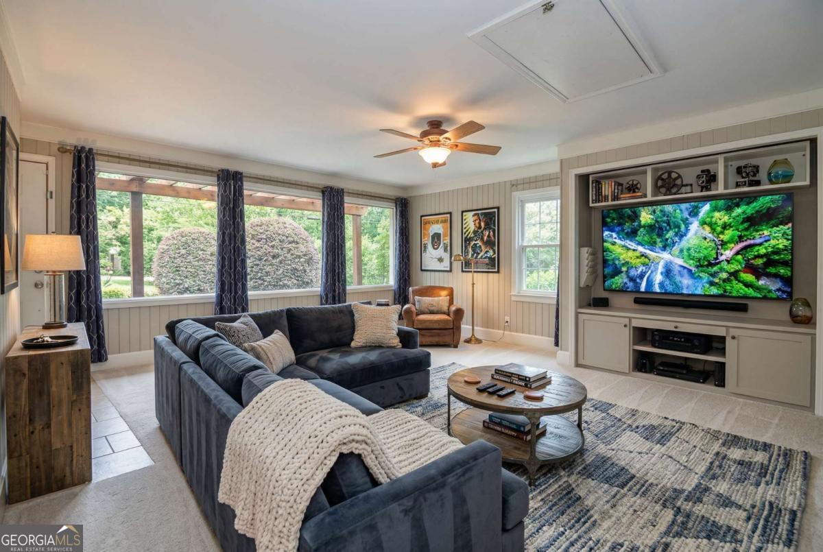 5586 Crestwood Drive