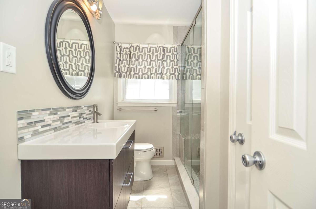 5586 Crestwood Drive