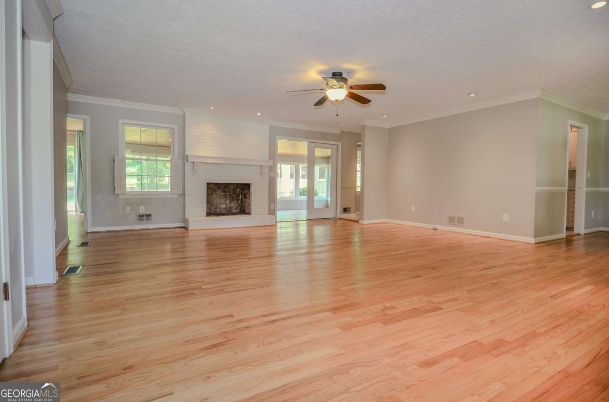 5586 Crestwood Drive