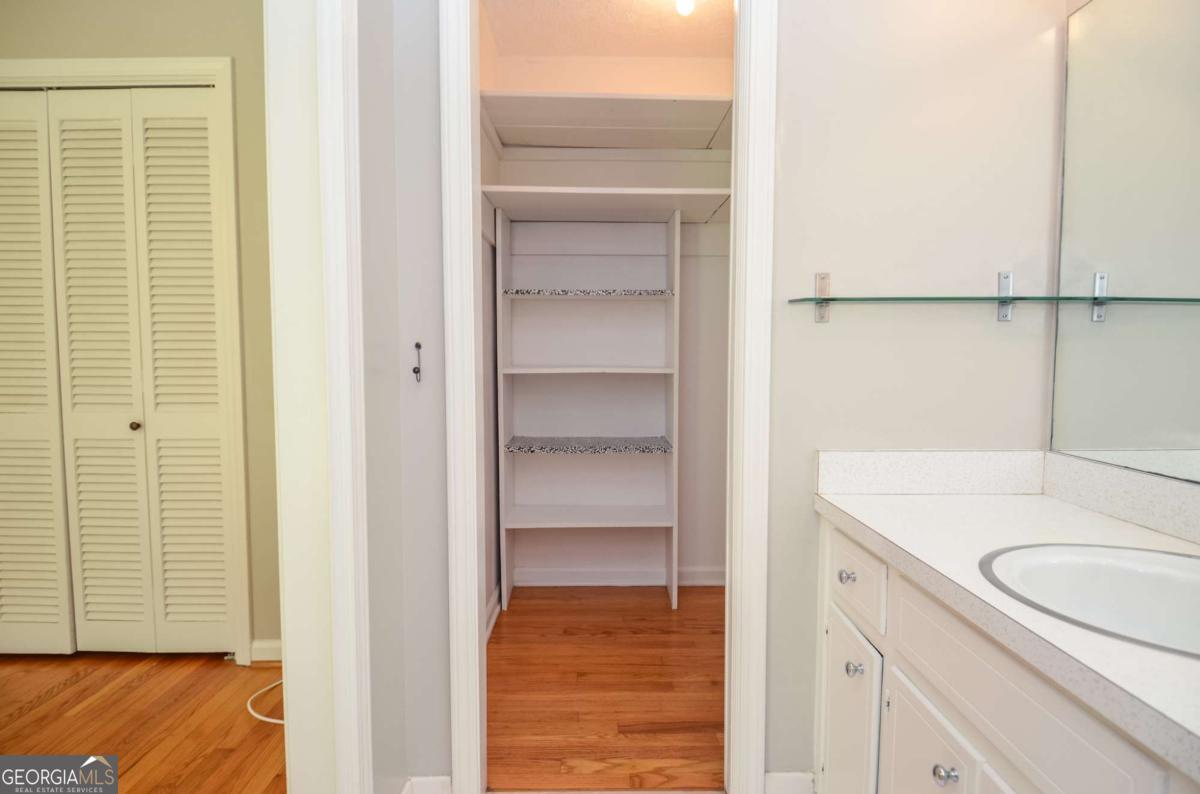 5586 Crestwood Drive