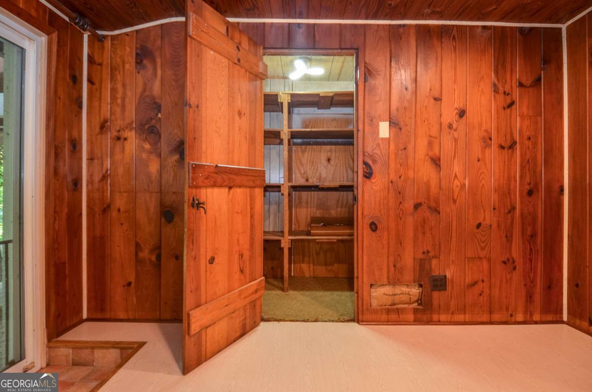 716 Killian Hill Road SW
