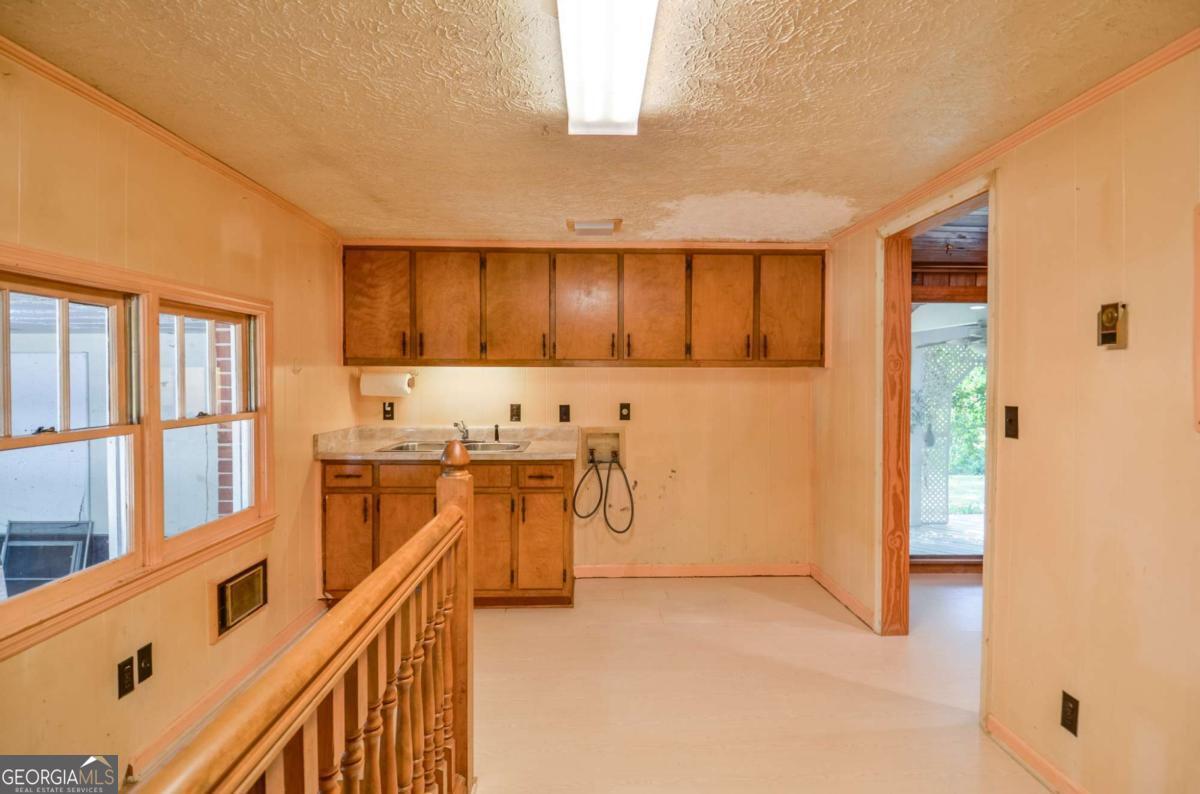 716 Killian Hill Road SW