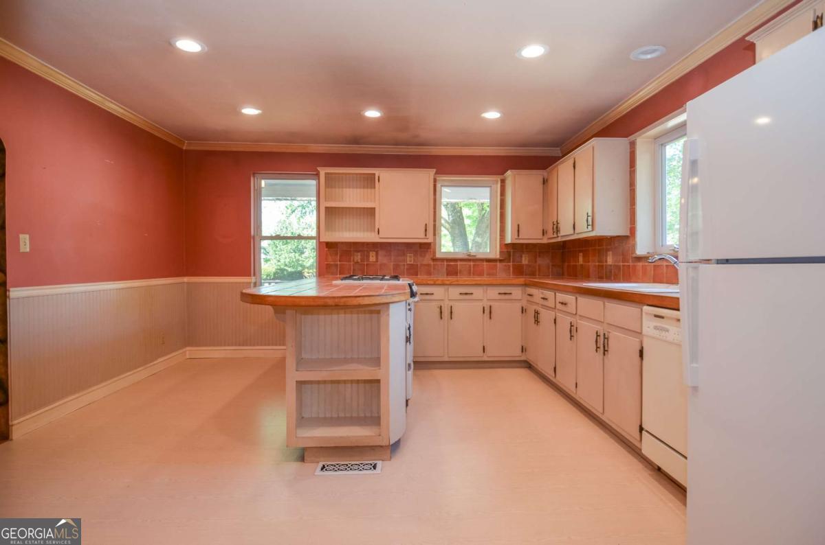 716 Killian Hill Road SW