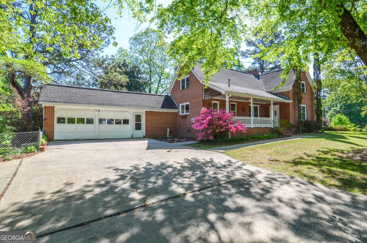 716 Killian Hill Road SW